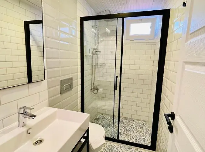 Yali 홈스테이 카스